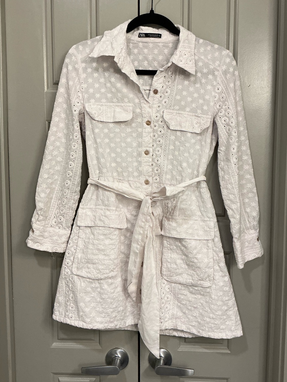 Zara White Floral Embroidered Shirt Dress Size Medium Good Condition Mini Dress